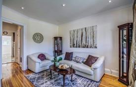 4غرفة خانه  York, کانادا. C$1,332,000