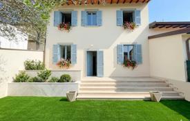 4غرفة آپارتمان  120 متر مربع Pietrasanta, ایتالیا. 800,000 €