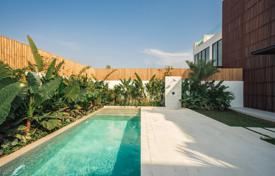 3غرفة ویلا  280 متر مربع Batu Bolong Beach, اندونزی. $675,000
