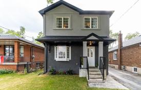 خانه  – Etobicoke, تورنتو, انتاریو,  کانادا. C$1,679,000