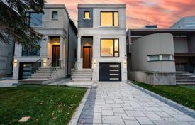خانه  – نورث یورک, تورنتو, انتاریو,  کانادا. C$2,460,000