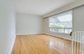 7غرفة خانه  Etobicoke, کانادا. C$1,262,000