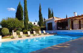 3غرفة دو خانه بهم چسبیده 200 متر مربع Aphrodite Hills, قبرس. 1,650,000 €