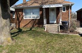 6غرفة خانه  York, کانادا. C$1,164,000