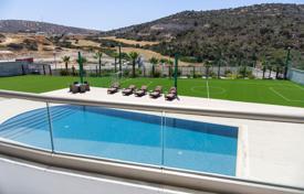 7غرفة دو خانه بهم چسبیده 1350 متر مربع Pyrgos, قبرس. 10,500,000 €