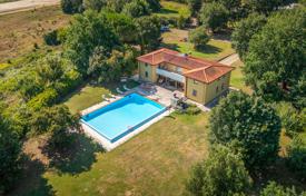 15غرفة کاخ  460 متر مربع Arezzo, ایتالیا. 1,250,000 €