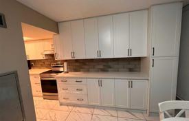 6غرفة آپارتمان  Etobicoke, کانادا. C$702,000