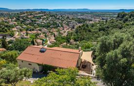 5غرفة ویلا  Hyères, فرانسه. 1,095,000 €