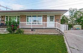 6غرفة  دو خانه بهم متصل Etobicoke, کانادا. C$1,038,000