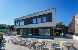 5غرفة خانه  270 متر مربع Istria County, کرواسی. 1,250,000 €