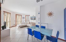 2غرفة آپارتمان  140 متر مربع Sirmione, ایتالیا. 520,000 €