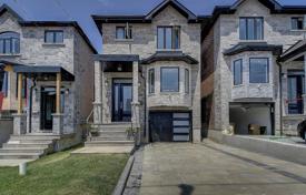 خانه  – East York, تورنتو, انتاریو,  کانادا. C$1,734,000