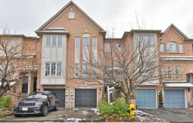 3غرفة  دو خانه بهم متصل Etobicoke, کانادا. C$1,108,000