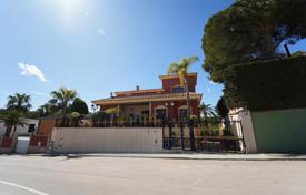 8غرفة ویلا  734 متر مربع Orihuela Costa, اسپانیا. 1,500,000 €