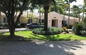دو خانه بهم چسبیده – میامی, فلوریدا, ایالات متحده آمریکا. 1,020,000 €