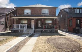  دو خانه بهم متصل – York, تورنتو, انتاریو,  کانادا. C$970,000