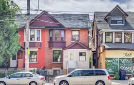  دو خانه بهم متصل – Gerrard Street East, تورنتو, انتاریو,  کانادا. C$1,249,000