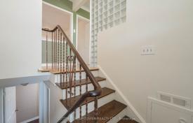 9غرفة خانه  Etobicoke, کانادا. C$1,474,000