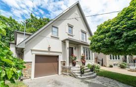خانه  – East York, تورنتو, انتاریو,  کانادا. C$1,967,000