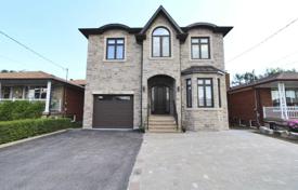 خانه  – نورث یورک, تورنتو, انتاریو,  کانادا. C$2,197,000