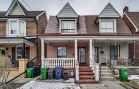  دو خانه بهم متصل – York, تورنتو, انتاریو,  کانادا. C$1,146,000