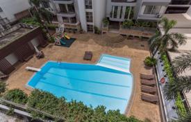 3غرفة شقق في الوحدات السكنية Khlong Toei, تایلند. $4,000 في الأسبوع