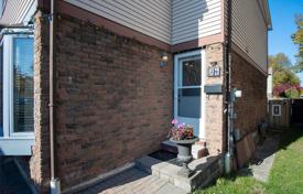  دو خانه بهم متصل – اسکاربرو، تورنتو, تورنتو, انتاریو,  کانادا. C$1,145,000