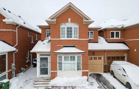  دو خانه بهم متصل – اسکاربرو، تورنتو, تورنتو, انتاریو,  کانادا. C$1,194,000