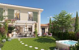 New residential complex with villas Cogolin, فرانسه. 483,000 € از