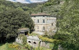 ویلا  1994 متر مربع Lucca, ایتالیا. 2,700,000 €