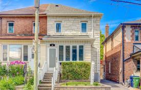 4غرفة  دو خانه بهم متصل Old Toronto, کانادا. C$1,406,000