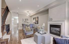  دو خانه بهم متصل – Bayview Avenue, تورنتو, انتاریو,  کانادا. C$2,279,000