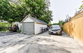 8غرفة خانه  York, کانادا. C$1,289,000