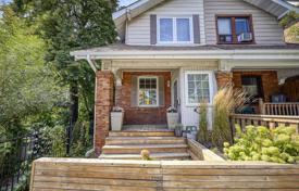  دو خانه بهم متصل – Woodbine Avenue, تورنتو, انتاریو,  کانادا. C$1,325,000