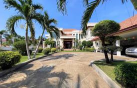 4غرفة خانه  1617 متر مربع Chonburi, تایلند. $832,000