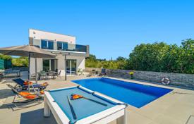 4غرفة خانه  131 متر مربع Svetvinčenat, کرواسی. 613,000 €