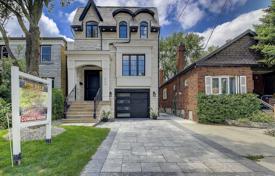 خانه  – East York, تورنتو, انتاریو,  کانادا. C$2,127,000