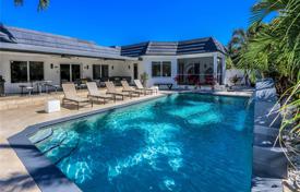 5غرفة خانه  417 متر مربع Hollywood, ایالات متحده آمریکا. $2,289,000