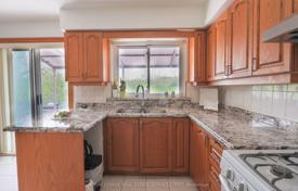 8غرفة خانه  Etobicoke, کانادا. C$1,438,000