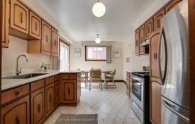 11غرفة خانه  اسکاربرو، تورنتو, کانادا. C$1,929,000