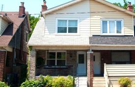  دو خانه بهم متصل – Woodbine Avenue, تورنتو, انتاریو,  کانادا. C$1,317,000