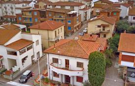 4غرفة آپارتمان  200 متر مربع Castiglione della Pescaia, ایتالیا. 895,000 €