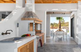 دو خانه بهم چسبیده – رودس, جزایر اژه, یونان. 1,960 € هفته ای