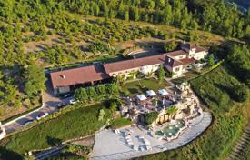 42غرفة ویلا  Cuneo, ایتالیا. 2,350,000 €