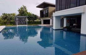 دو خانه بهم چسبیده – Bang Na, Bangkok, تایلند. $341,000