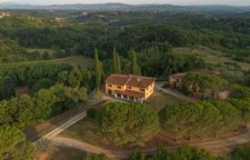 30غرفة کاخ  8247 متر مربع Arezzo, ایتالیا. 4,800,000 €