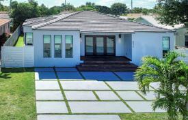 دو خانه بهم چسبیده – Surfside, فلوریدا, ایالات متحده آمریکا. 931,000 €