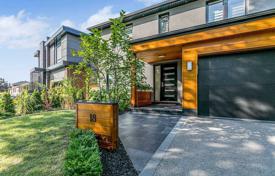 خانه  – Etobicoke, تورنتو, انتاریو,  کانادا. C$2,157,000