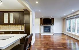 4غرفة خانه  نورث یورک, کانادا. C$2,344,000
