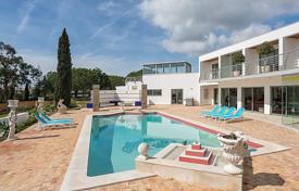 دو خانه بهم چسبیده – فارو (پرتغال), پرتغال. 3,800 € هفته ای